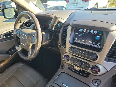Used 2017 GMC Yukon Denali w/ Open Road Package image 8
