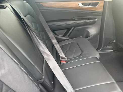 Used 2024 Volkswagen Atlas SE FWD image 29