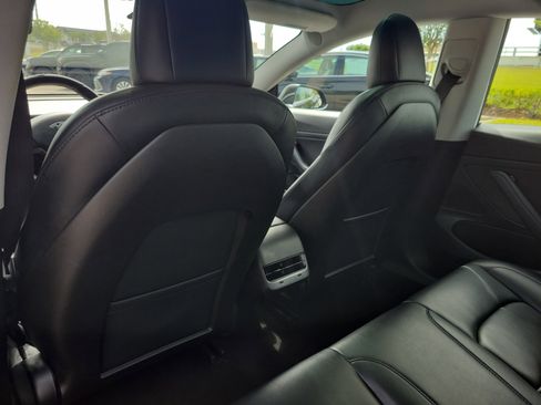 Used 2020 Tesla Model 3 Standard Range Plus RWD image 17
