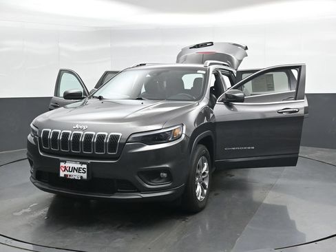 Used 2021 Jeep Cherokee Latitude Lux w/ Comfort/Convenience Group AWD/4WD image 50