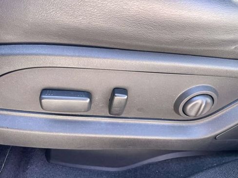 Used 2014 Chevrolet Traverse LT FWD image 16
