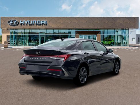 New 2026 Hyundai Elantra SEL Sport FWD image 7