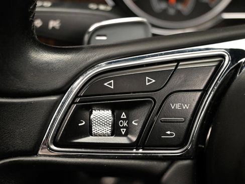 Used 2019 Bentley Bentayga image 76