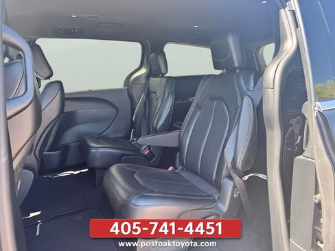 Used 2025 Chrysler Pacifica Select FWD image 15