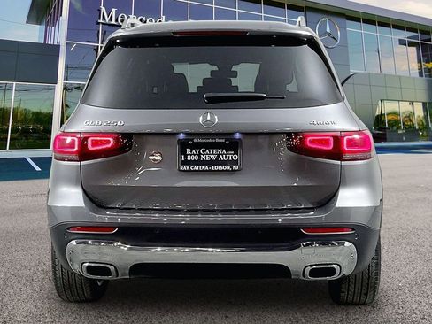 Certified 2023 Mercedes-Benz GLB 250 4MATIC image 4