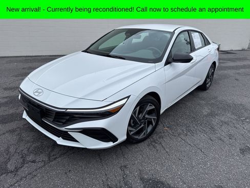 Certified 2025 Hyundai Elantra Sport image 1