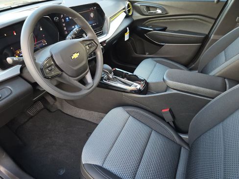 New 2026 Chevrolet Trax LT image 11