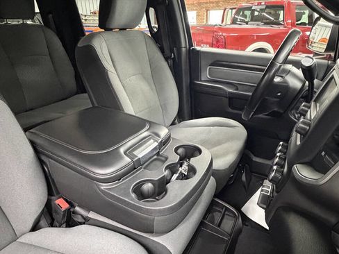 Used 2021 RAM 2500 Big Horn image 32