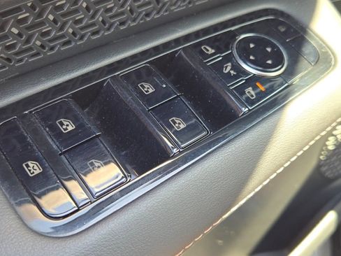 Used 2023 Nissan Ariya AWD image 28