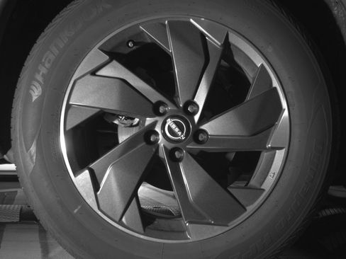 Used 2025 Nissan Rogue SV image 15