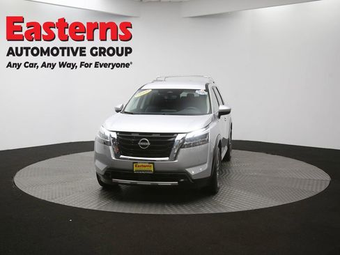 Used 2023 Nissan Pathfinder SL image 52