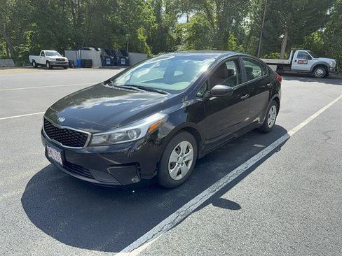 Used 2018 Kia Forte LX FWD image 2