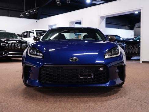 Used 2022 Toyota GR86 image 2