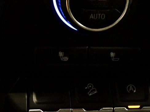 Used 2021 Chevrolet Silverado 1500 LT image 4