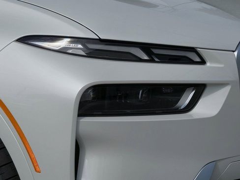 New 2026 BMW X7 xDrive40i w/ Climate Comfort Package image 7