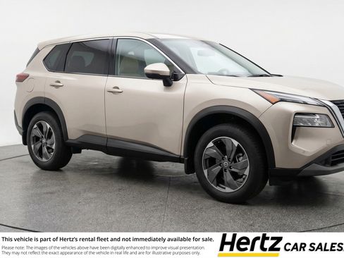 Used 2025 Nissan Rogue SV image 1