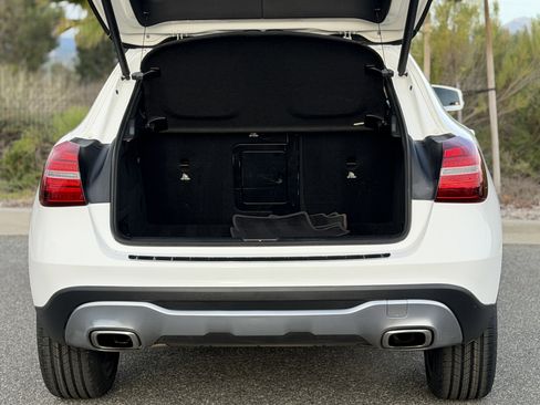 Used 2019 Mercedes-Benz GLA 250 image 13