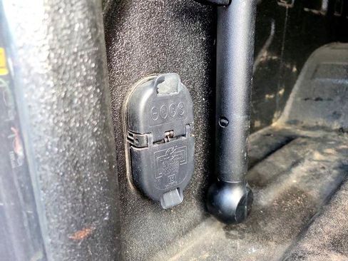 Used 2021 GMC Sierra 2500 Denali w/ Technology Package image 14