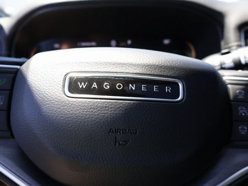 New 2025 Jeep Wagoneer L Series II w/ Premium Group I image 29