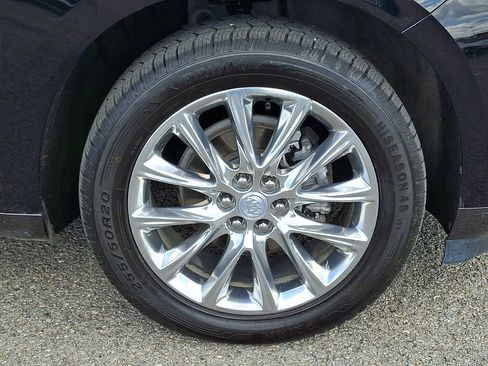 Used 2021 Buick Enclave Essence w/ Sound and Sites Package AWD/4WD image 8