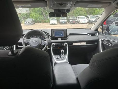 Used 2020 Toyota RAV4 LE AWD/4WD image 20