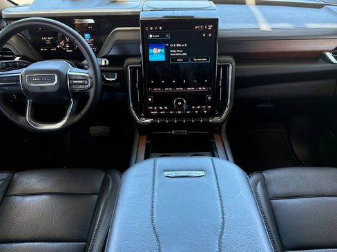 Used 2025 GMC Yukon Denali AWD/4WD image 21