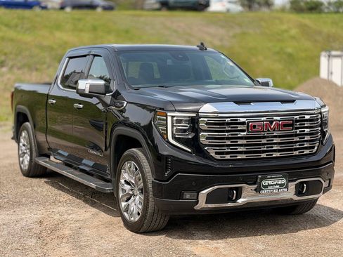 Used 2023 GMC Sierra 1500 Denali AWD/4WD image 3