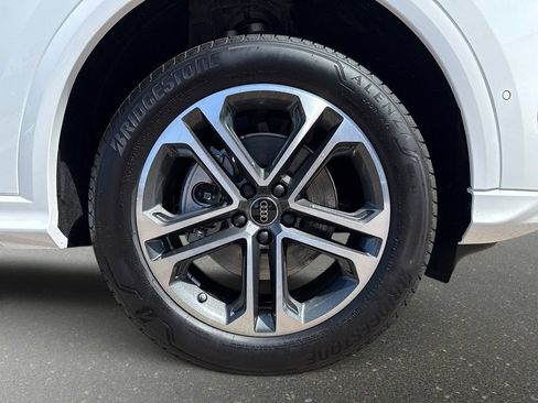 Certified 2025 Audi Q5 Premium w/ Convenience Package AWD/4WD image 8