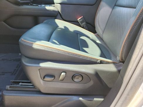 Used 2025 GMC Yukon AT4 w/ AT4 Premium Package image 11