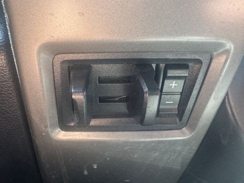 Used 2019 Ford Expedition XLT w/ Equipment Group 201A AWD/4WD image 39