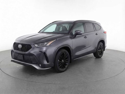 Certified 2025 Toyota Highlander XSE image 1