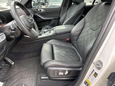 Used 2024 BMW X5 xDrive50e AWD/4WD image 27