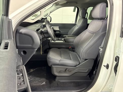 New 2027 Ford Expedition Active RWD image 29