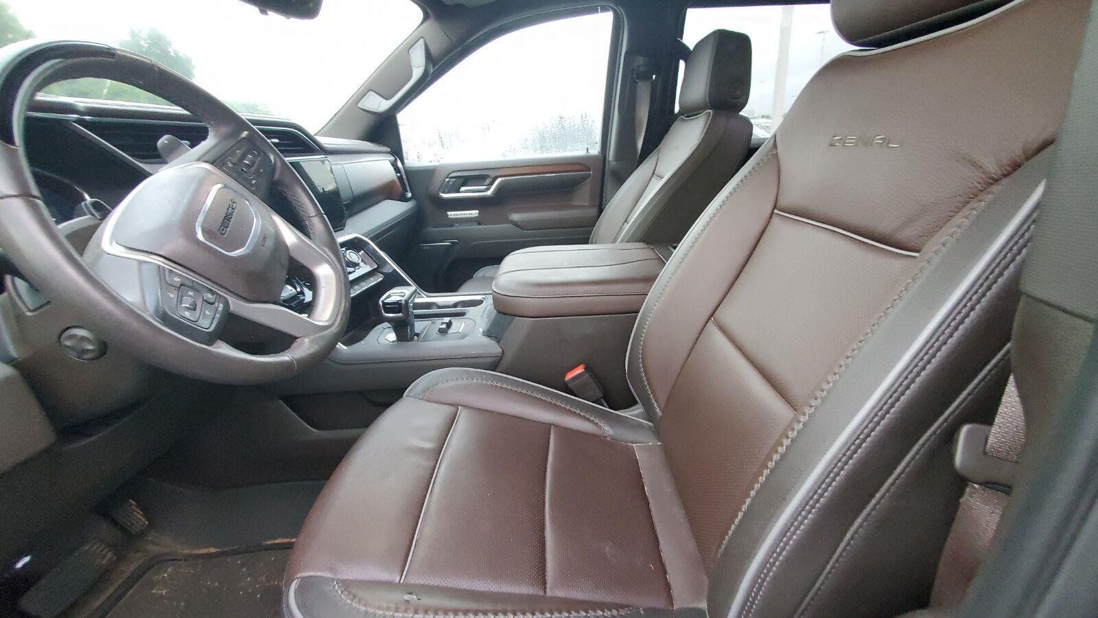 Used 2024 GMC Sierra 1500 Denali AWD/4WD image 3