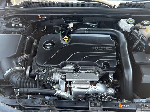 Used 2024 Chevrolet Malibu LT FWD image 32