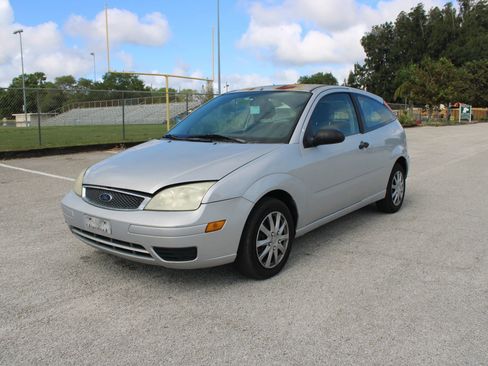Used 2006 Ford Focus S FWD image 32