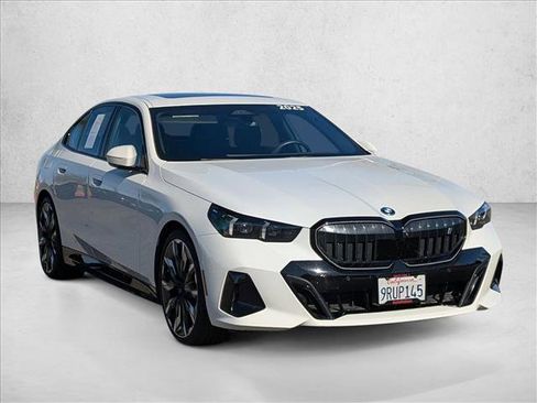 Certified 2025 BMW i5 xDrive40 w/ M Sport Package image 3