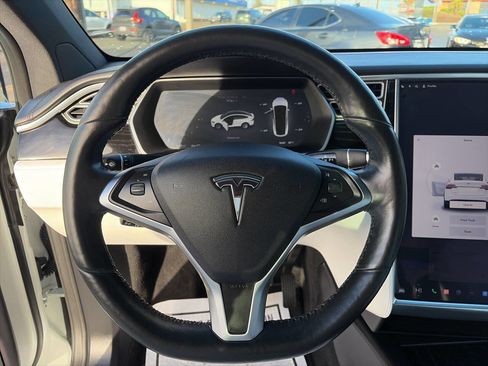 Used 2016 Tesla Model X 75D image 31