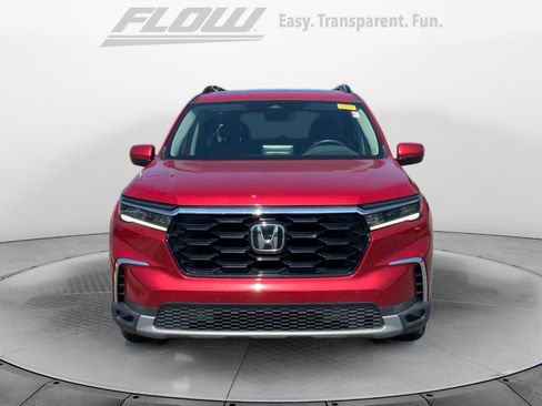 Used 2023 Honda Pilot Touring image 3