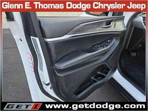 Certified 2023 Jeep Grand Cherokee Limited w/ Luxury Tech Group II image 24