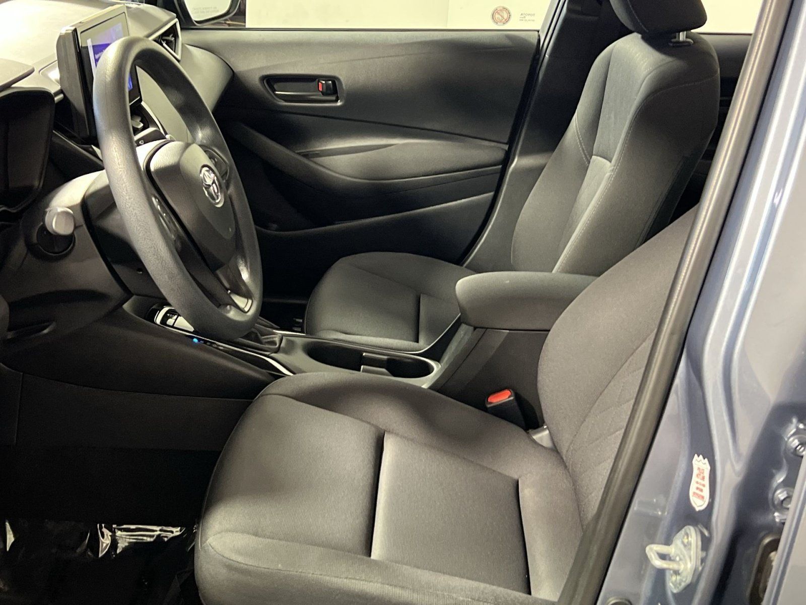 Used 2025 Toyota Corolla LE FWD image 13