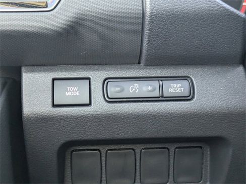 Used 2024 Nissan Frontier Pro-X image 24