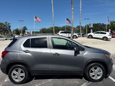 Used 2020 Chevrolet Trax LT FWD image 6