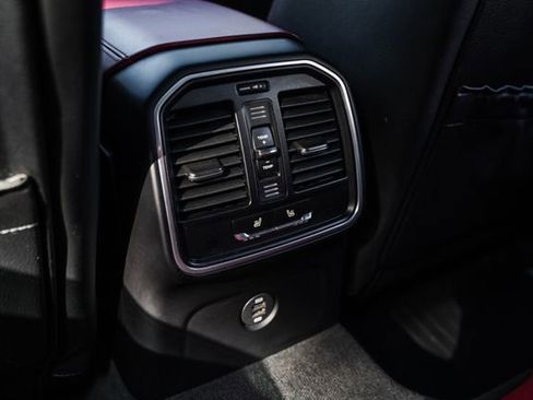 Used 2018 Porsche Macan image 72