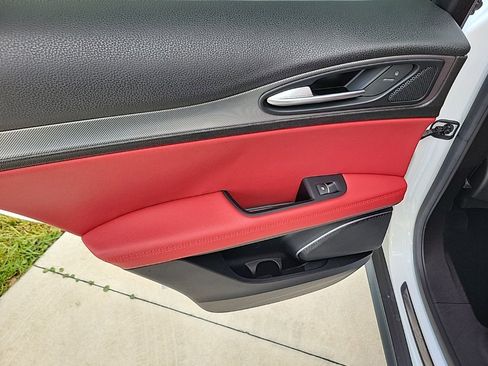 Used 2019 Alfa Romeo Stelvio Ti Sport w/ Quick Order Package 22S Sport image 10