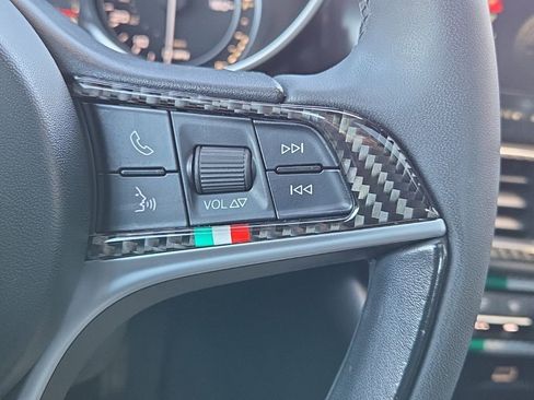 Used 2017 Alfa Romeo Giulia Ti image 29