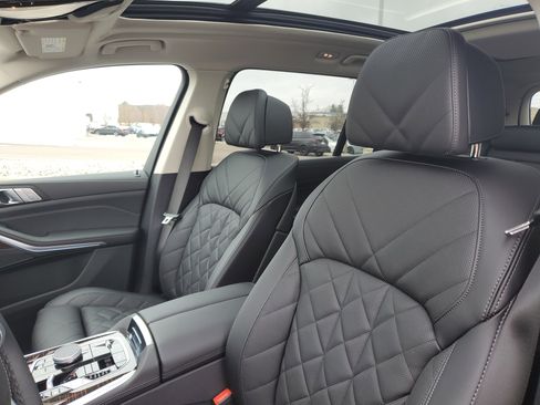 New 2026 BMW X7 xDrive40i w/ Climate Comfort Package image 7