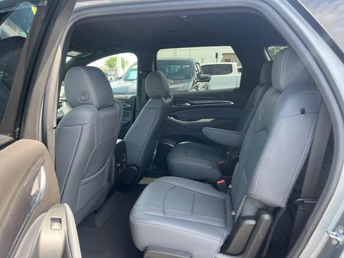 Used 2023 Buick Enclave Essence FWD image 9