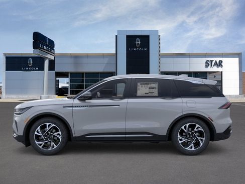 New 2026 Lincoln Nautilus Premier AWD/4WD image 3