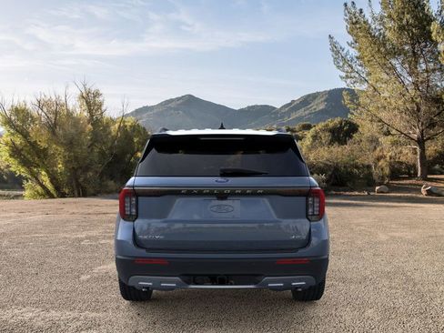 New 2026 Ford Explorer Active w/ Active Comfort Package image 5